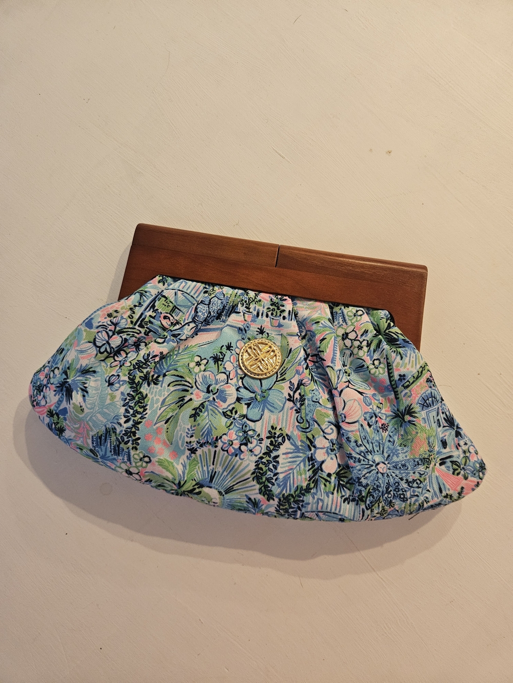 Lilly Pulitzer Bermuda Bag Clutch In Lilly's House Anniverary Print